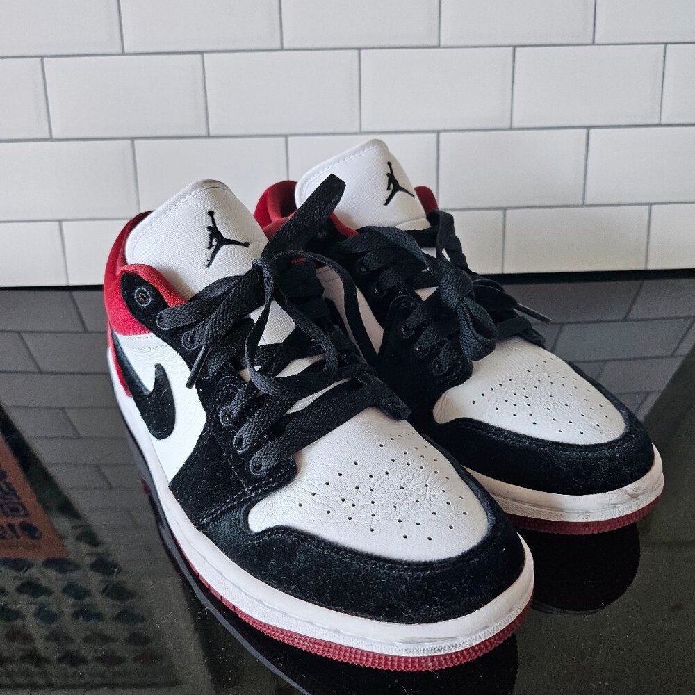 Red velvet & BLack Nike